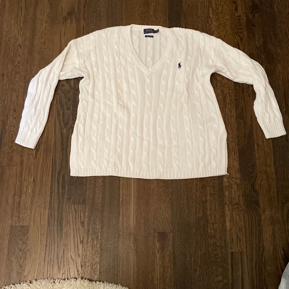 White cable knit v neck cotton sweater